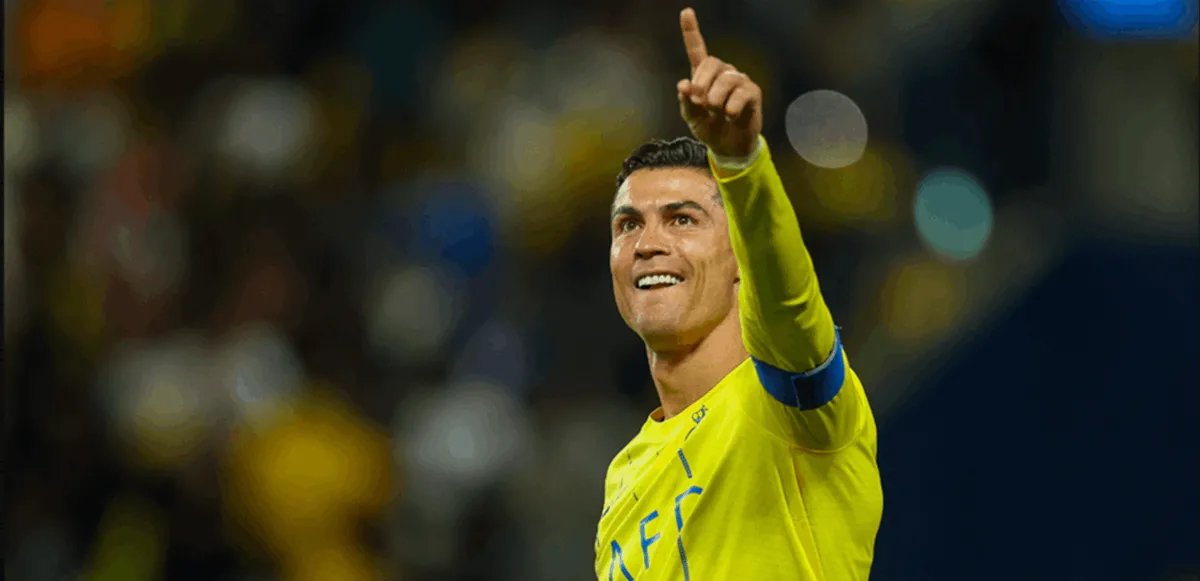 رونالدو يصدم جماهير ليفربول ويطلب من النصر التعاقد مع نجمهم الكولومبي!