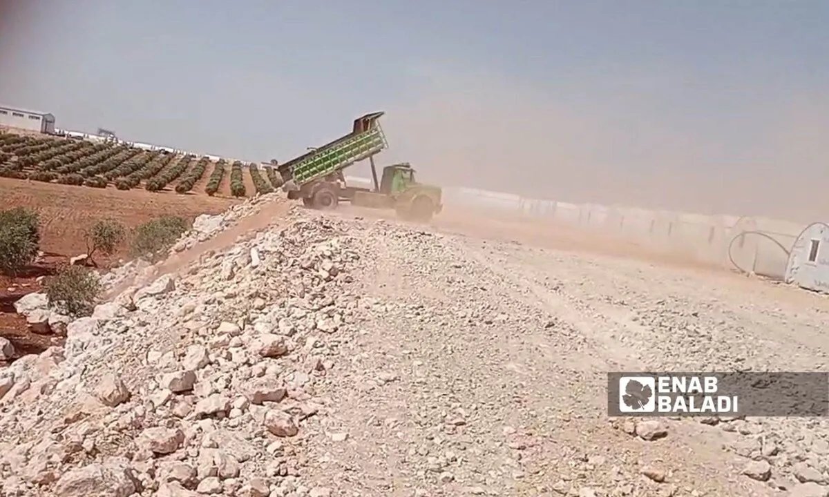 حلب: مخيم جديد يثير جدلاً حول الاستيلاء على الأراضي وتعويض الأهالي
