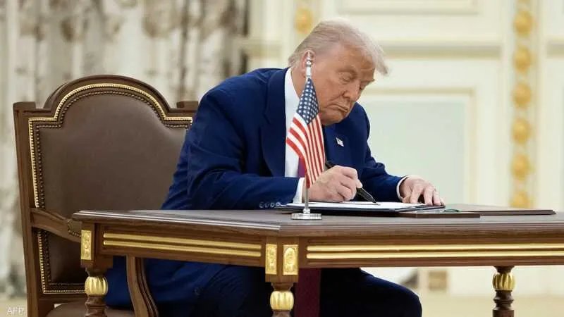 ترامب يوقع قانونًا تاريخيًا لحماية الأطفال من المواد الإباحية على الإنترنت بعقوبات رادعة