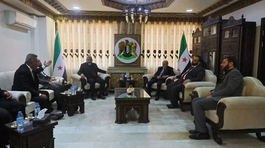 وزير الاقتصاد يبحث في درعا خططاً تنموية طموحة: مدينة صناعية وخريطة استثمارية جديدة