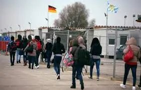 شولتس يدافع عن اندماج اللاجئين السوريين في ألمانيا ويرد على دعوات اليمين المتطرف لترحيلهم
