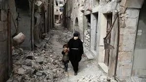 إدلب وحلب تحت القصف: مجازر مروعة واستهداف للمرافق الحيوية يفاقم الأزمة الإنسانية