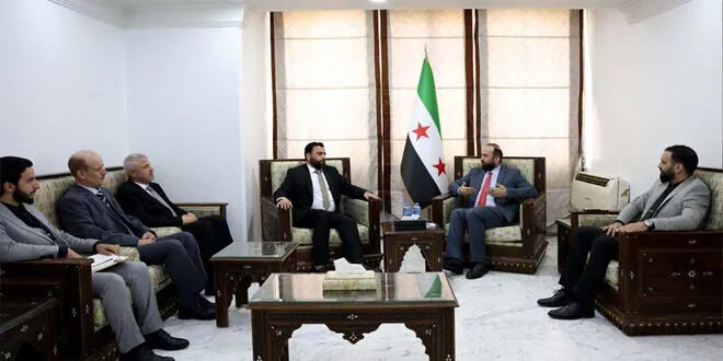 وزير الإعلام يؤكد على التعاون مع هيئة الرقابة لتطوير أداء الوزارة