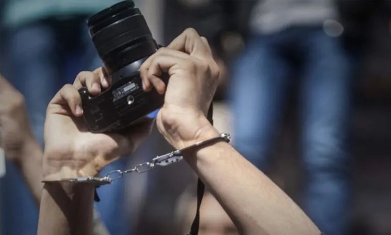 تقرير حقوقي يكشف الجرائم والانتهاكات بحق الصحفيين في سوريا