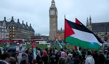 أكثر من 380 فناناً ومثقفاً بريطانياً وإيرلندياً يتهمون إسرائيل بـ"الإبادة الجماعية" في غزة