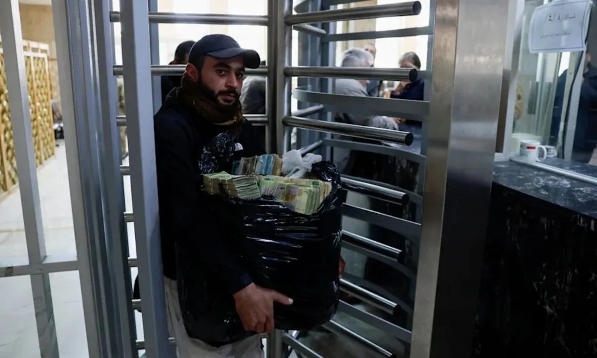 سياسات مصرف سوريا المركزي بعد التحرير: هل تنجح في استعادة استقرار الليرة؟