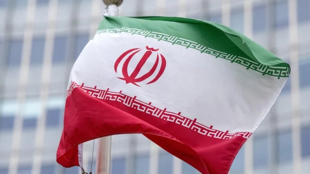 إيران تستنكر قرار ترامب بحظر دخول مواطنيها إلى أمريكا وتصفه بـ"العنصري"