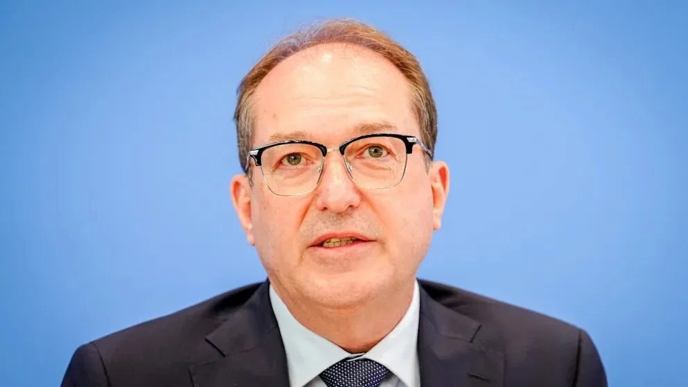 ألمانيا تتجه لتسليح الشرطة بصواعق كهربائية: هل هي الحل الأمثل لمواجهة التهديدات المتزايدة؟