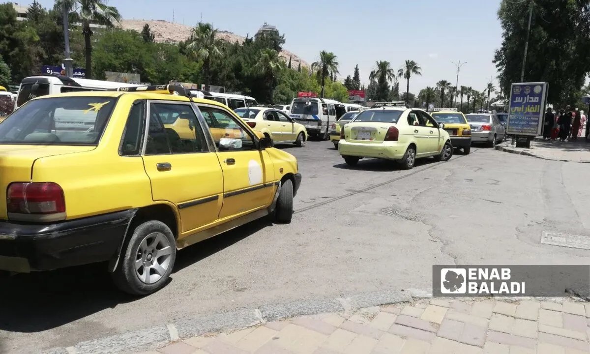 تطبيقات سيارات الأجرة في سوريا: حلول نقل آمنة واقتصادية في ظل أزمة المواصلات