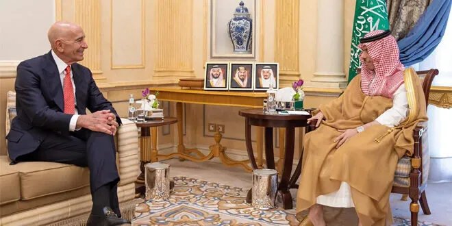 ابن فرحان وباراك يبحثان آليات الدعم الاقتصادي والإنساني لسوريا