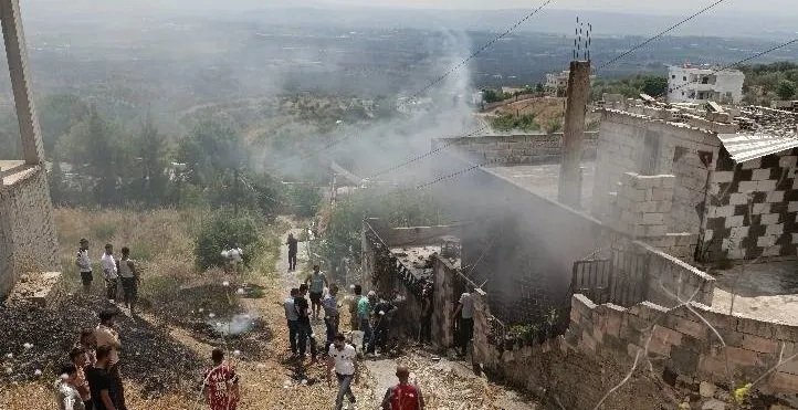 طرطوس: طائرة مسيّرة مجهولة تحترق وتسقط على منزل وتصيب امرأة بحروق