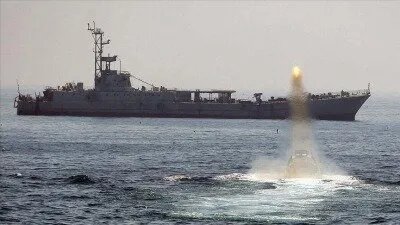 روسيا تنفذ مناورات بحرية واسعة بمشاركة ثلاثة أساطيل قبالة سواحل طرطوس