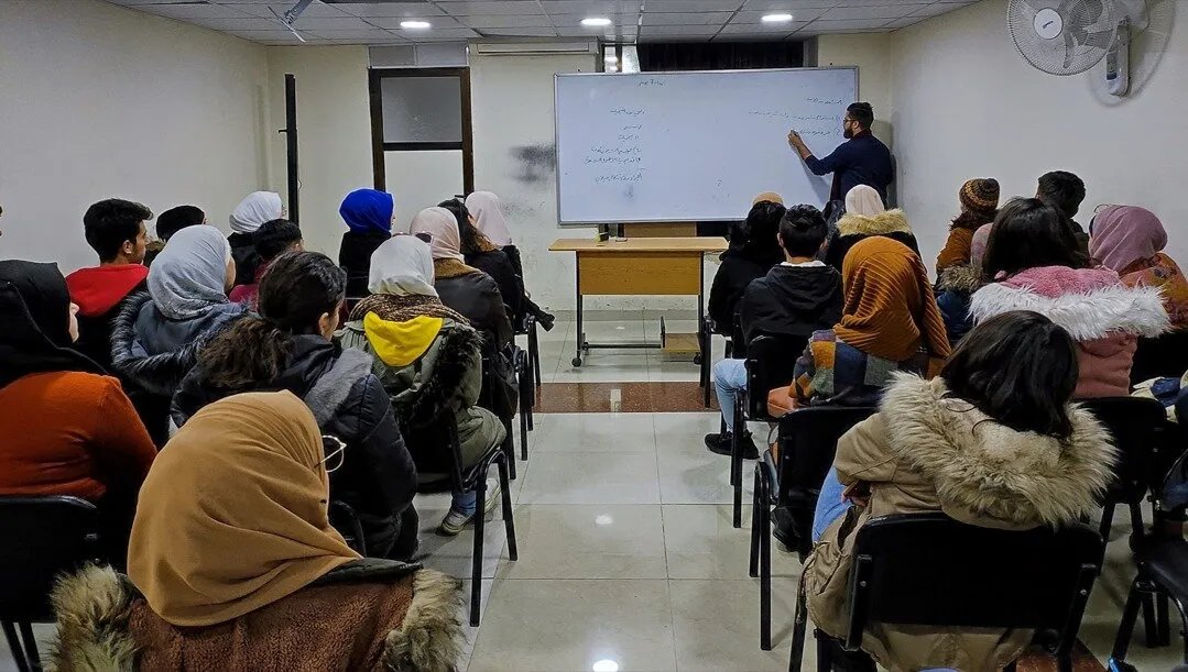 في دمشق وريفها: الدروس الخصوصية.. ضرورة تعليمية أم استنزاف مالي للعائلات؟