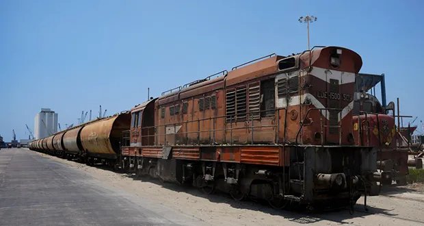 طرطوس: نقل شحنة قمح ثانية إلى صوامع المحافظات عبر الخطوط الحديدية