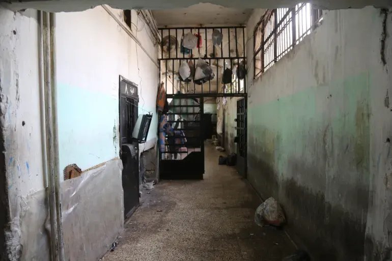 تقرير صادم: الشبكة السورية توثق مقتل أكثر من 45 ألف شخص تحت التعذيب في سجون الأسد