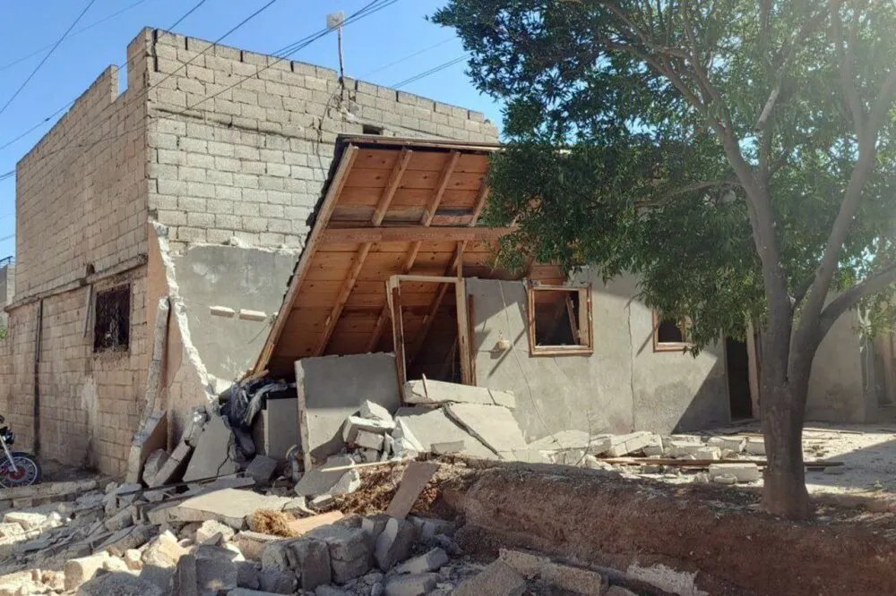 مصرع وإصابة مدنيين في انفجار غامض بمزارع جبرين قرب حماة