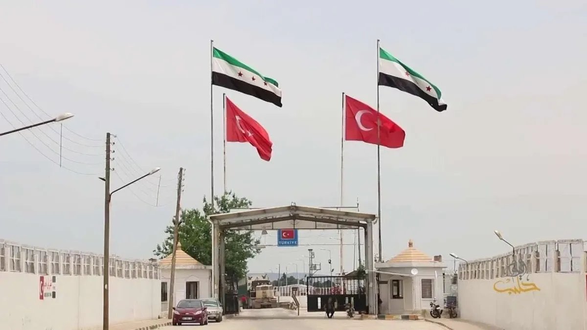 معبر باب السلامة يفرض رسوم دخول على السيارات التركية: 50 دولاراً لمدة شهر