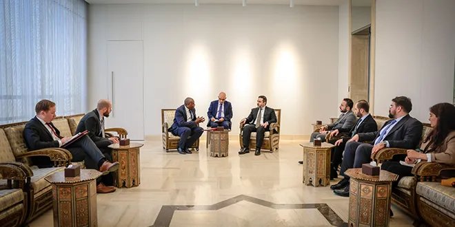 وزير الخارجية السوري ونظيره البريطاني يبحثان آفاق التعاون المشترك