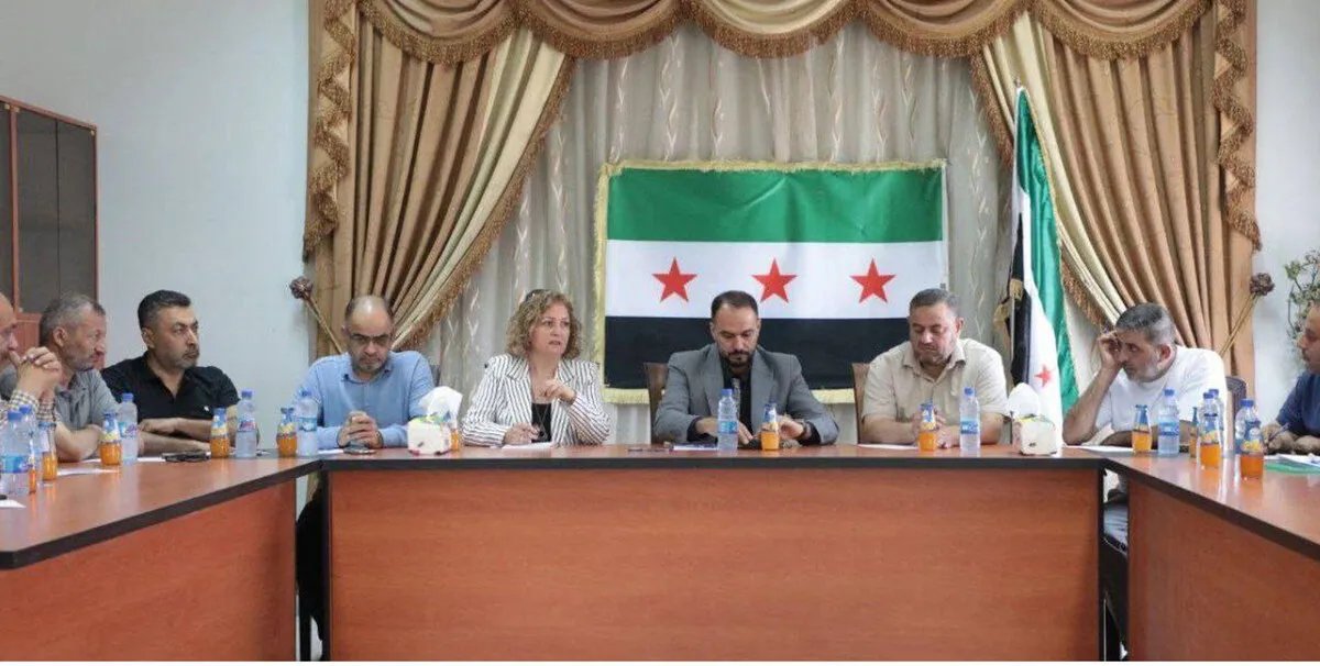 مستشارة وزير الاقتصاد تبحث استراتيجيات مع شركة الإسمنت لتعزيز الإنتاج وإعادة الإعمار في سوريا