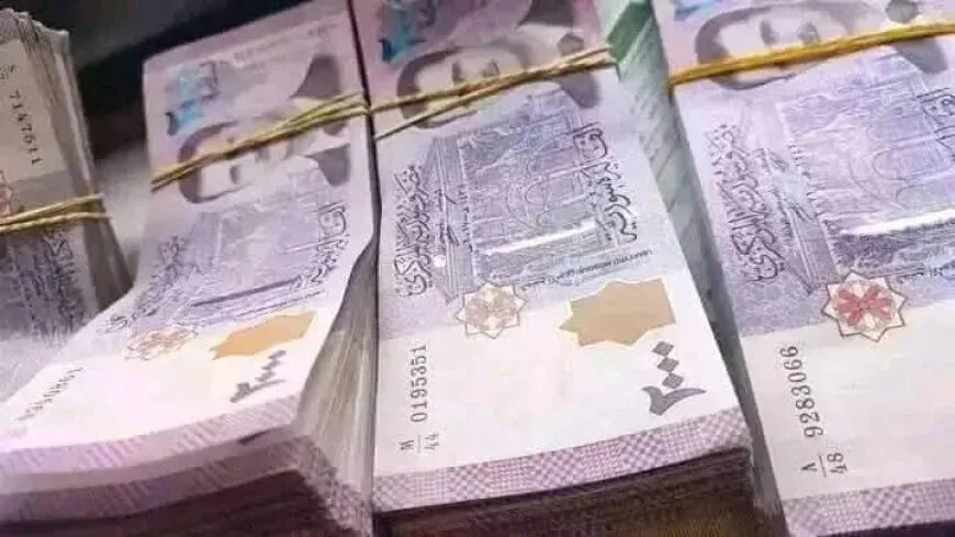 تحديث فوري: أسعار صرف الدولار واليورو والذهب مقابل الليرة السورية في السوق السوداء اليوم الأحد