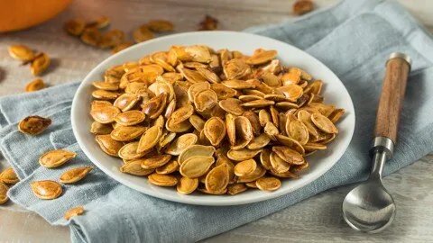 اكتشف قوة بذور اليقطين: كنز غذائي يعزز الصحة والجمال