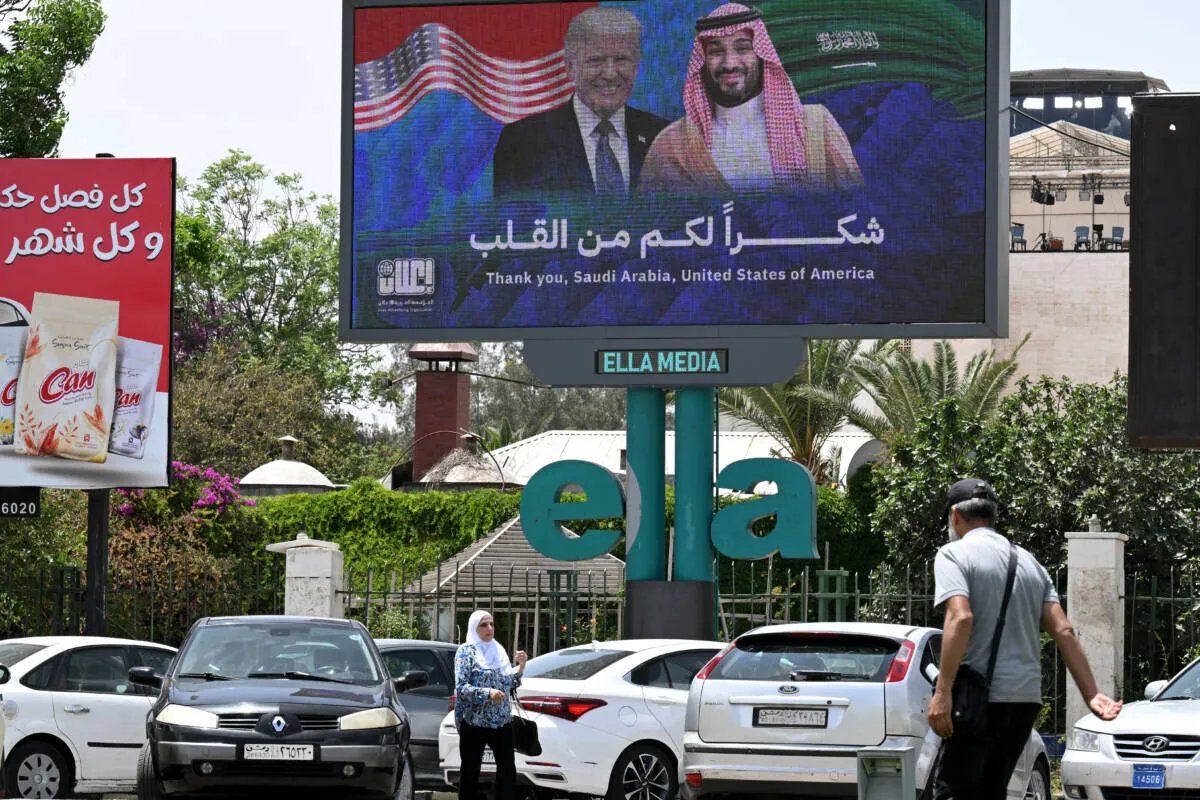 تحول جذري: ما أسباب تغيير السياسة الأمريكية تجاه سوريا وما مستقبل العلاقات بين البلدين؟