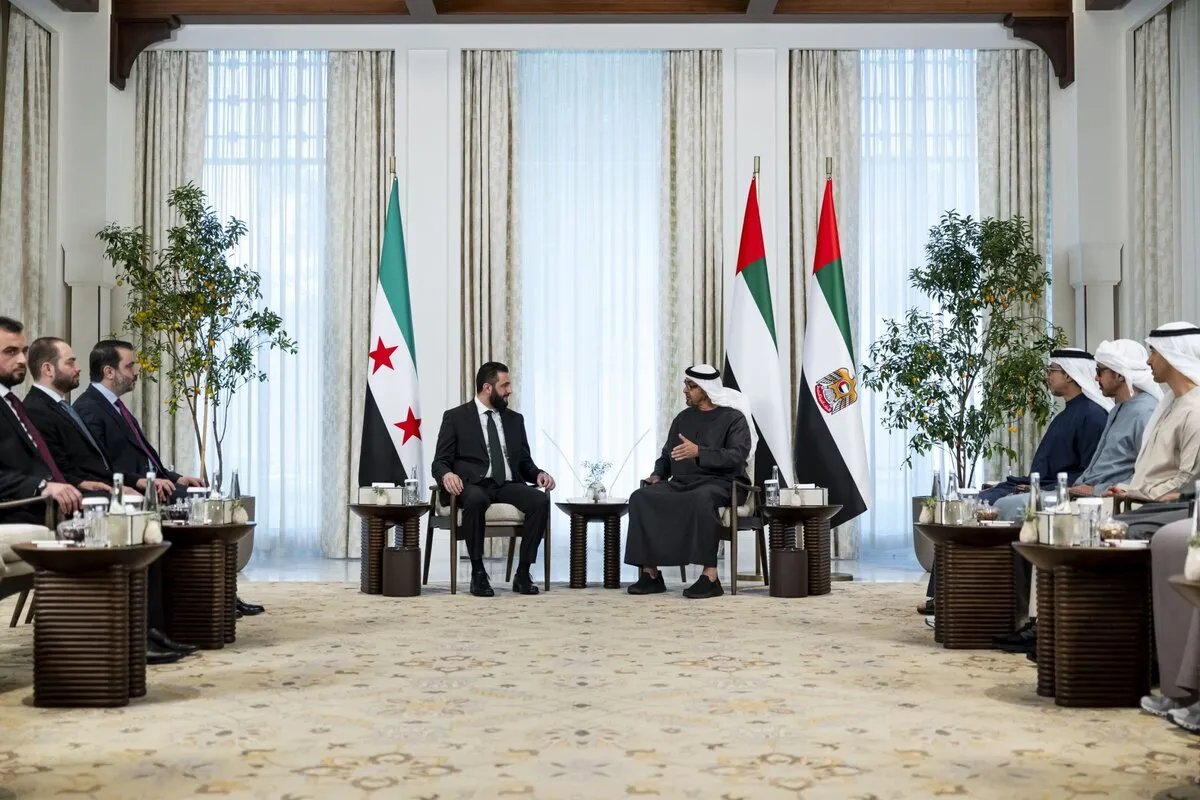 الرئيس السوري يبحث مع نظيره الإماراتي تعزيز العلاقات الثنائية وقضايا إقليمية في أبو ظبي