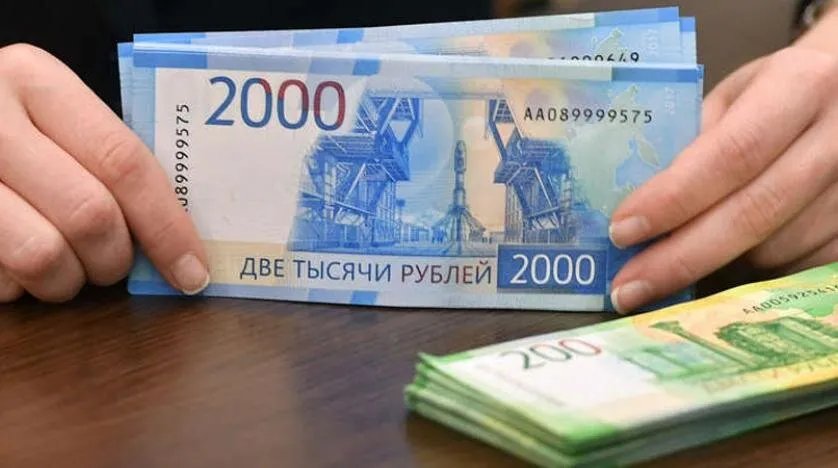 روسيا تكشف عن عجز كبير في الميزانية بسبب تراجع عائدات النفط والغاز