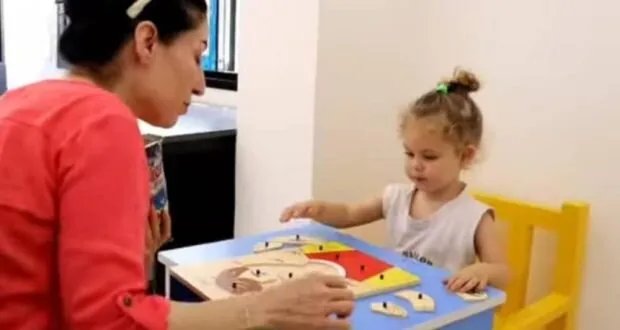 مركز "أنا وطفلي" في اللاذقية: بصيص أمل للأطفال ذوي التأخر النمائي