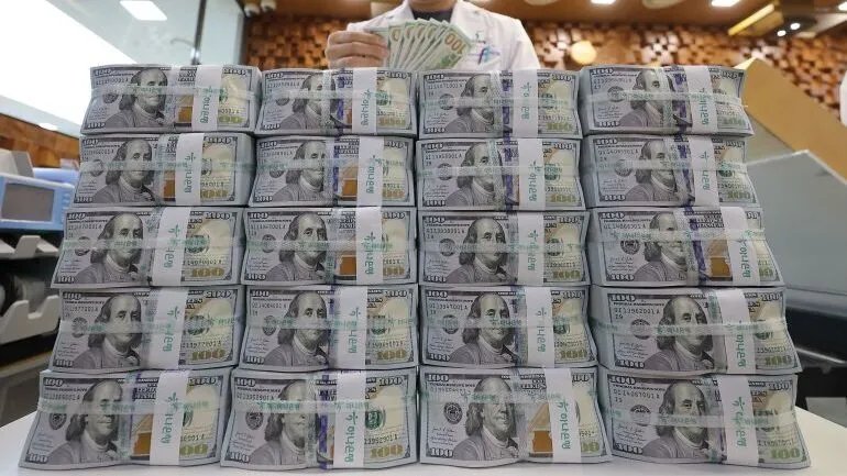 الخبير الاقتصادي محمد: لا إحصائيات رسمية لحجم الحوالات الخارجية إلى سوريا.. وتقديرات بـ 2.5 مليار دولار سنوياً