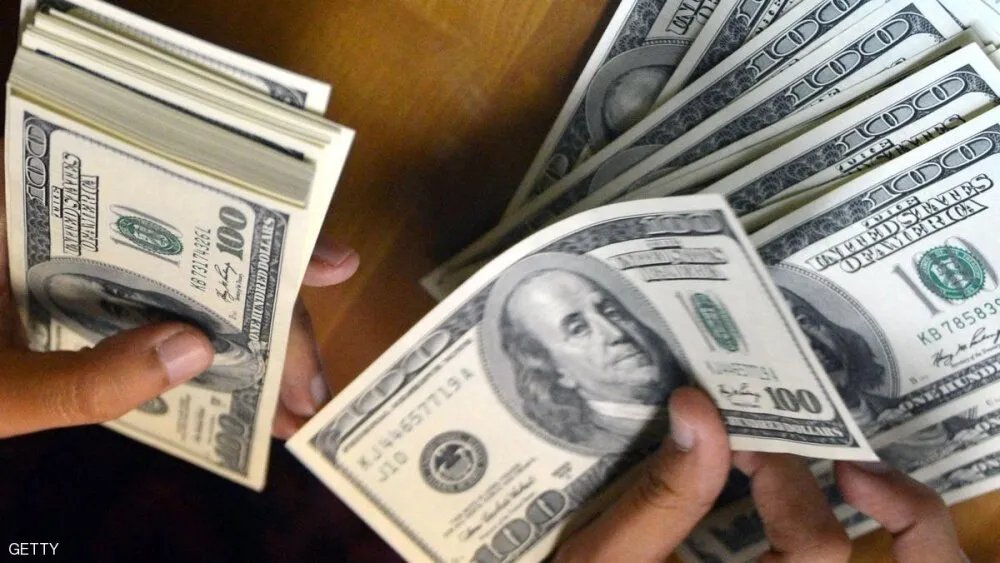تدهور مستمر: الليرة السورية تسجل انخفاضاً جديداً أمام الدولار والعملات الرئيسية في تعاملات الخميس