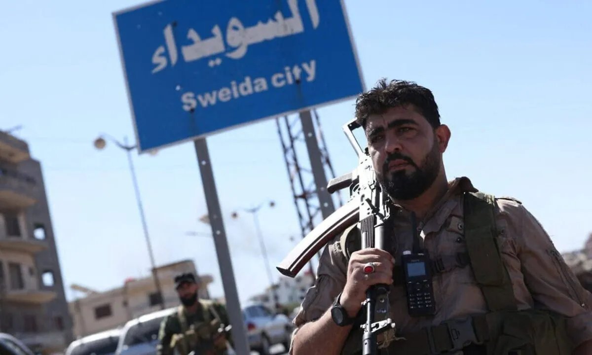 تصعيد إسرائيلي يهدد بضربات أوسع إذا لم تسحب سوريا قواتها من السويداء