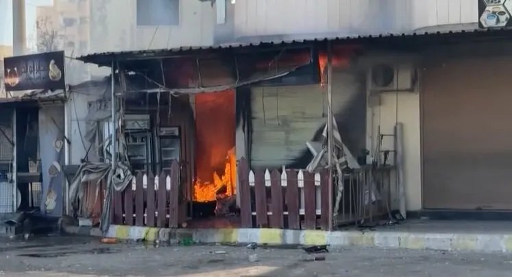 تصعيد خطير: مسؤول إسرائيلي يهدد على خلفية أحداث السويداء وغارات إسرائيلية تستهدف دمشق