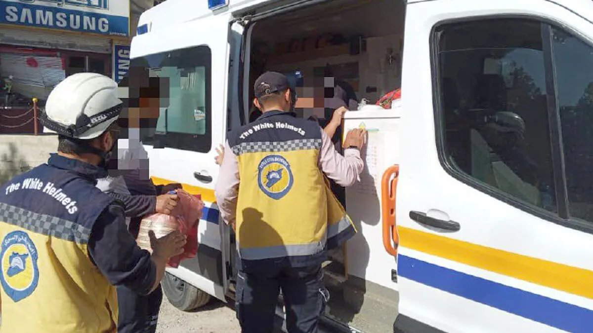 الدفاع المدني السوري ينقذ 30 عائلة ويُسيطر على حرائق ريف السويداء الغربي