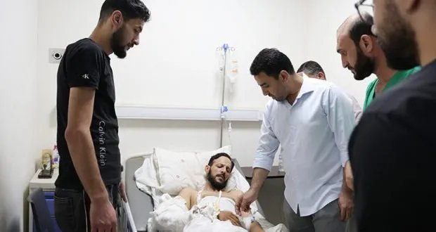 وزير الصحة السوري يتفقد مصابي أحداث السويداء ويؤكد جاهزية الوزارة