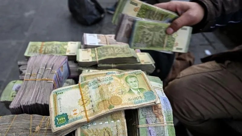 تحديث فوري: أسعار صرف الدولار واليورو والذهب مقابل الليرة السورية في السوق السوداء اليوم الأحد 20 يوليو 2025