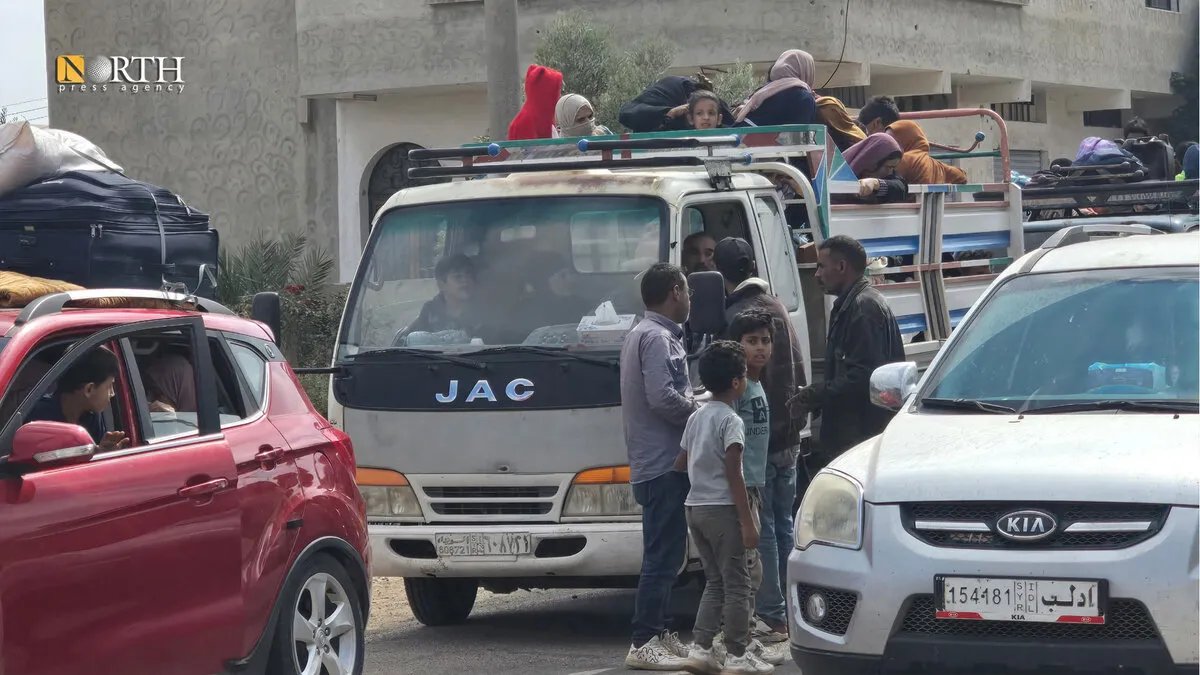 بعد طول انتظار: عائلات من السويداء تصل إلى مدينة إزرع في ريف درعا