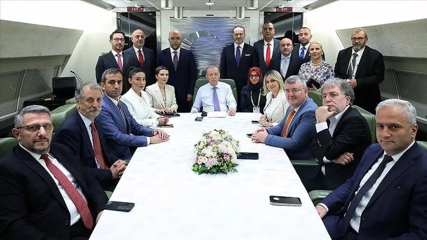 أردوغان يؤكد دعمه للشرع ويحذر من تدخلات إسرائيل في سوريا
