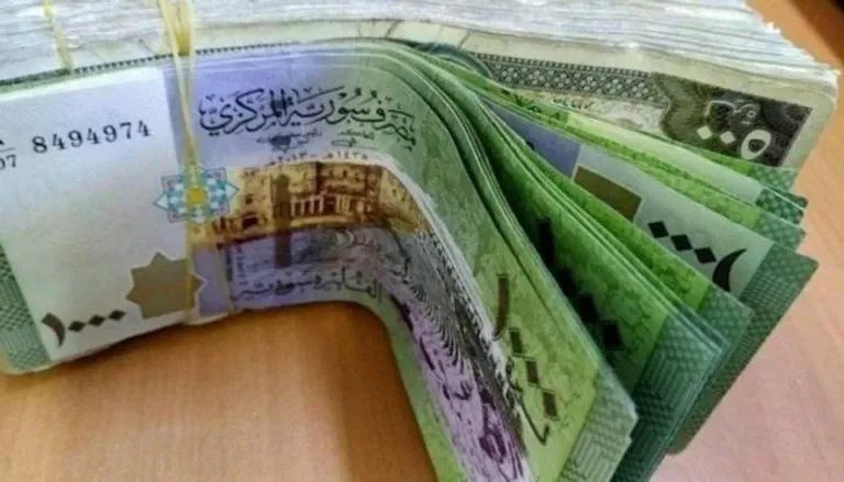 الليرة السورية تشهد استقراراً نسبياً في تعاملات الأربعاء مع تباين في الحسكة