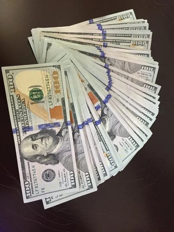 استقرار أسعار صرف الليرة السورية مقابل الدولار في السوق السوداء مساء الأربعاء