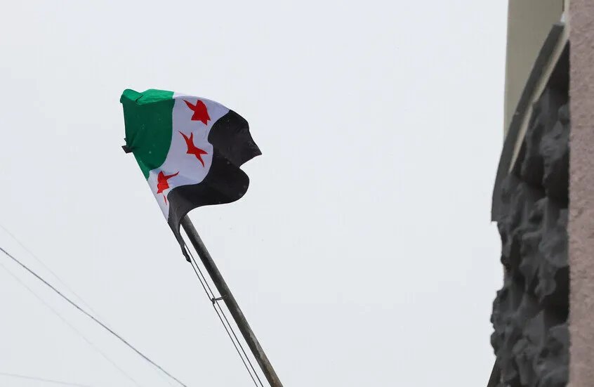 قرار وزير العدل السوري بتجميد تنفيذ الأحكام القضائية يثير عاصفة من الجدل القانوني