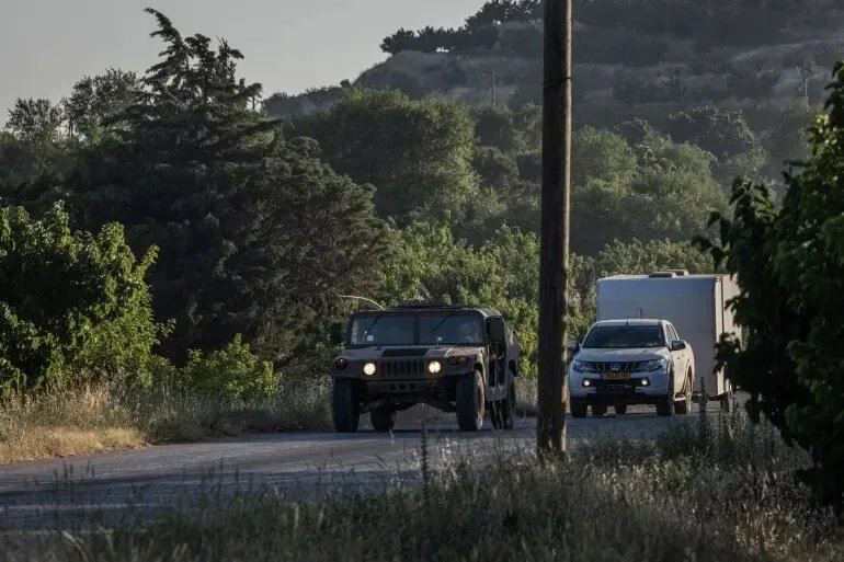 الجيش الإسرائيلي يشن هجوماً على مواقع في سوريا ويصادر أسلحة بالقنيطرة