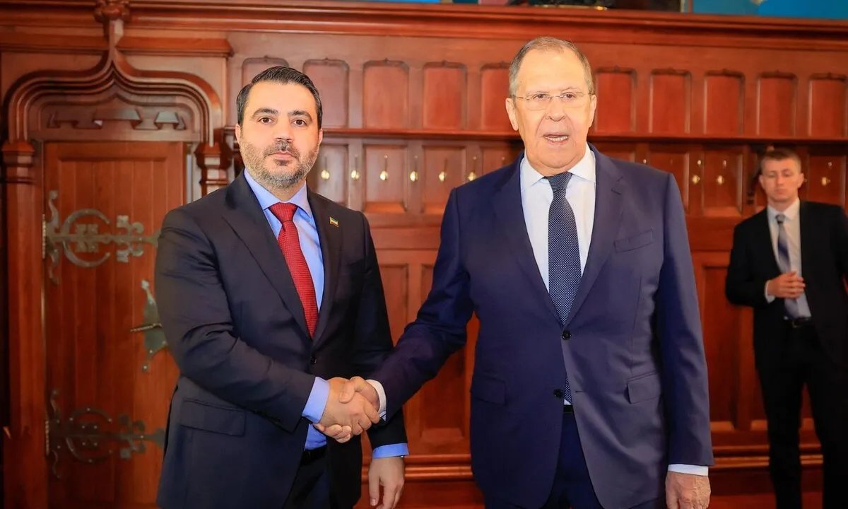 لافروف يعلن عن تطلعه لزيارة الشرع إلى موسكو وسط تأكيد على وحدة سوريا
