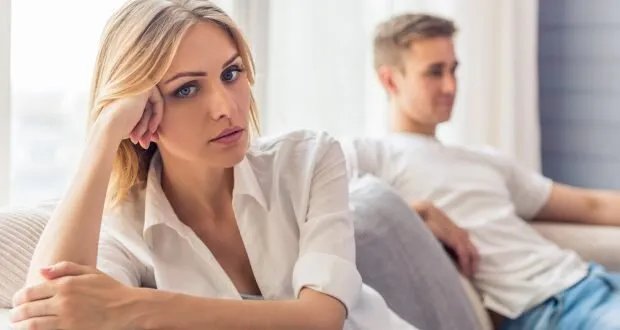 لماذا تملّ المرأة من الرجل الذي تحبه؟ أسباب قد تصدمك