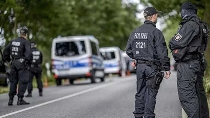 عملية أمنية مشتركة: اعتقال خمسة أشخاص في أوروبا بتهمة تهريب سوريين