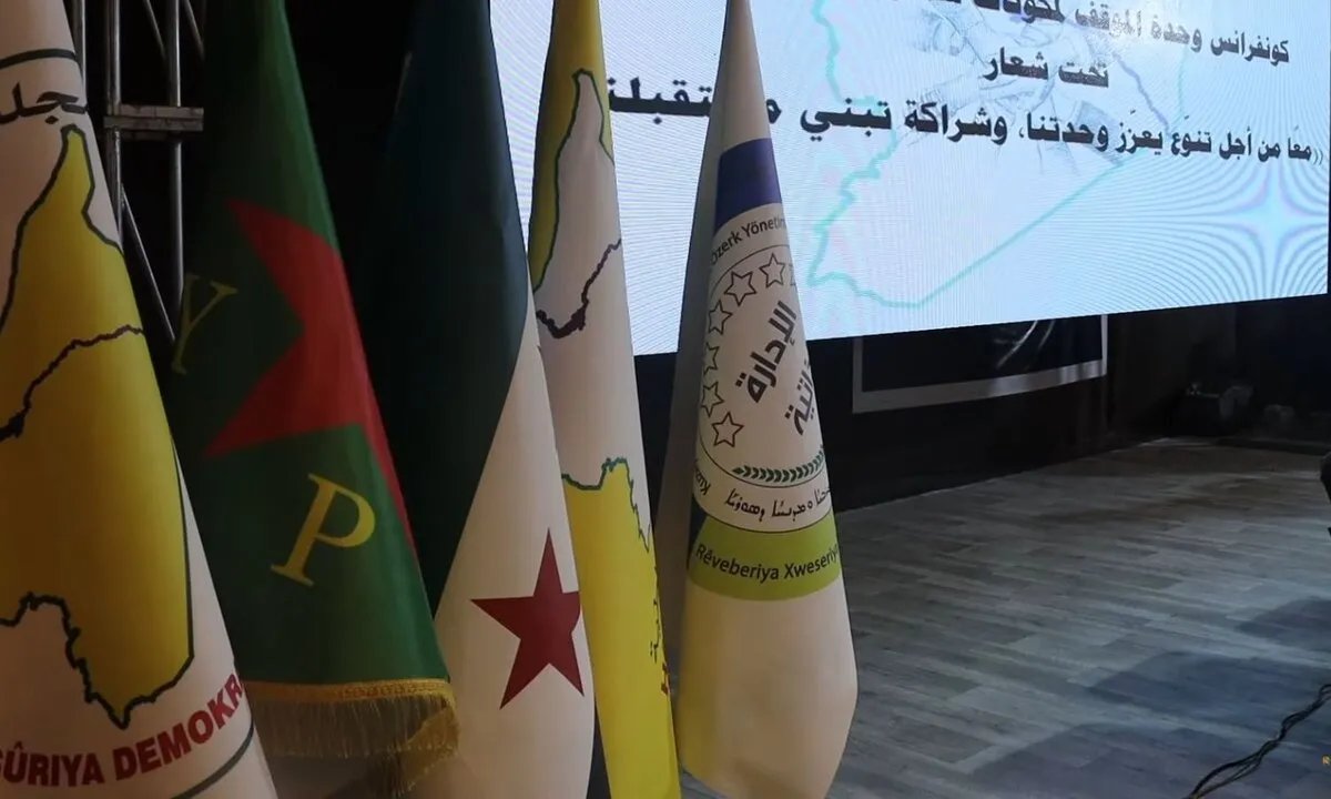 ردًا على "مؤتمر المكونات": دمشق تعلق المفاوضات مع "قسد" وتغلق "باب باريس"