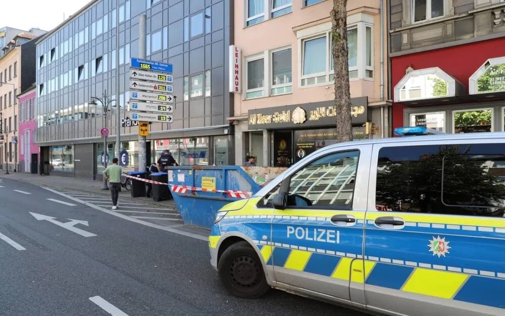 سطو مسلح على محل مجوهرات سوري في مونشنغلادباخ: تفاصيل مثيرة ومقاومة شجاعة