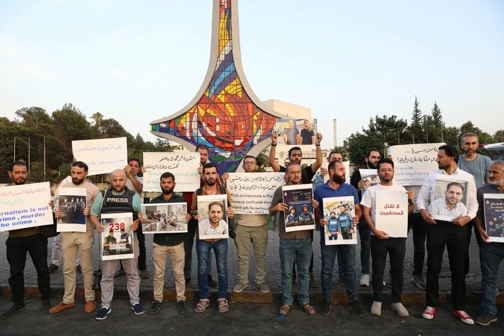 سوريا تنتفض تضامناً مع فلسطين: مظاهرات حاشدة في عدة مدن تندد بالعدوان على غزة