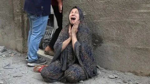 مجزرة في غزة: عشرات الشهداء بينهم جوعى، وانقسام في فريق التفاوض الإسرائيلي حول وقف إطلاق النار