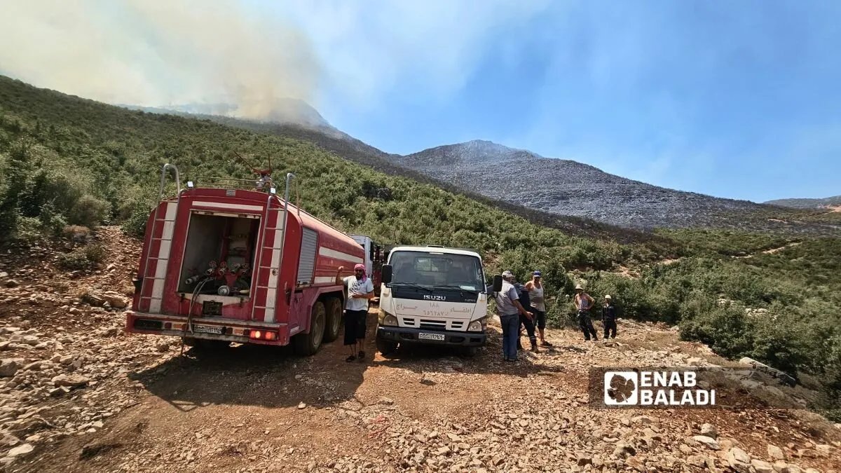 جهود مكثفة لإخماد حرائق حماة بدعم جوي وبري مع اتساع رقعة الأضرار